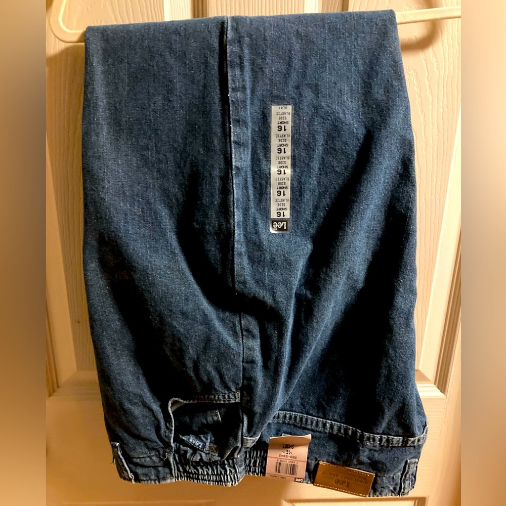 Lee side elastic jeans in dark indigo wash. Size 16 short